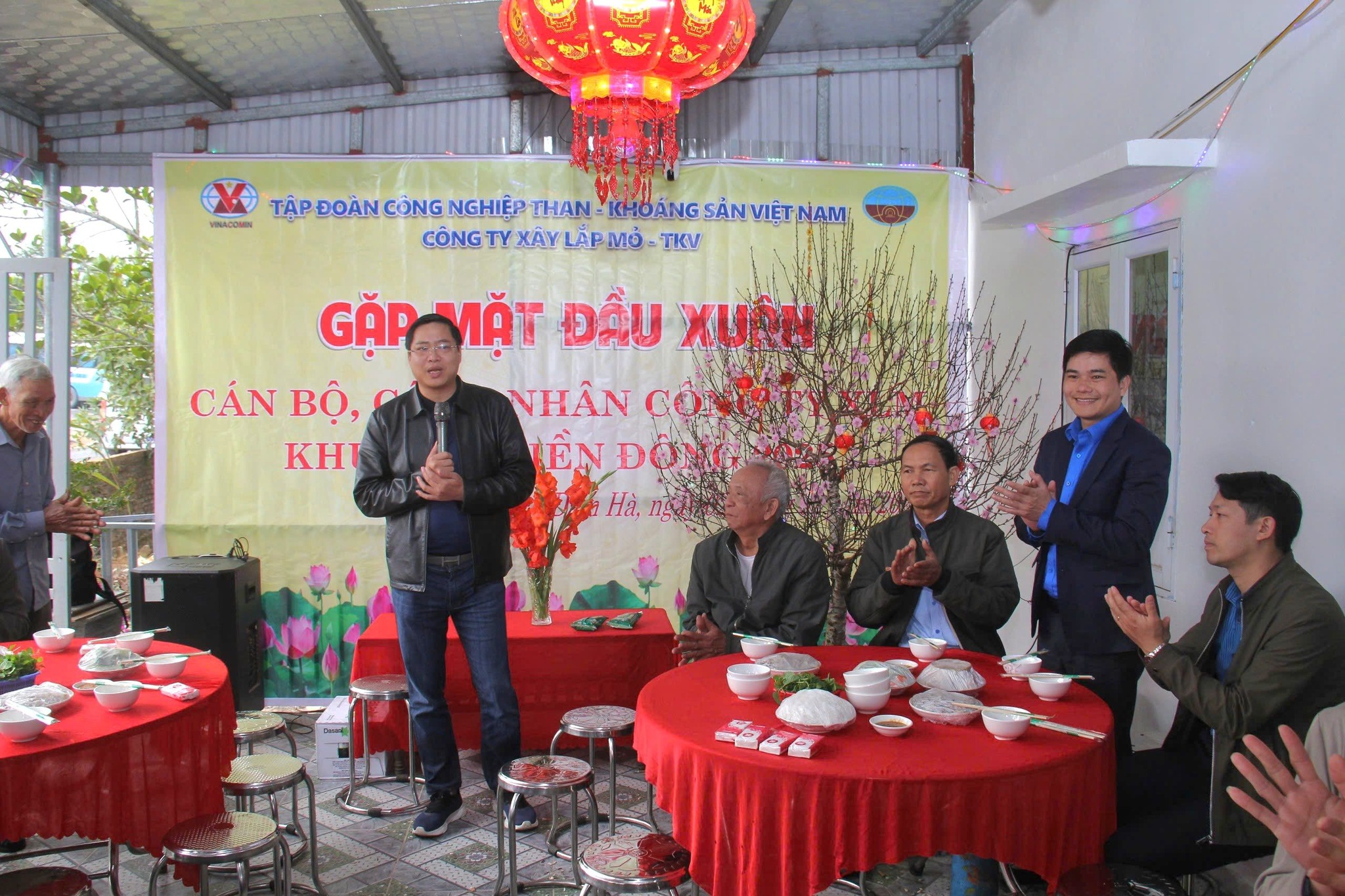 XÂY LẮP MỎ - GẶP MẶT CHÚC TẾT GIA ĐÌNH CÁN BỘ, CÔNG NHÂN LAO ĐỘNG